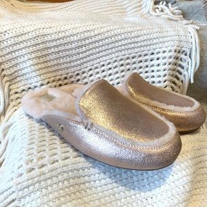 UGG Women’s Lane Metallic Rose Gold Mule Slipper Size 6